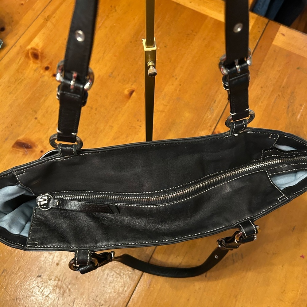 Coach Vintage Black Leather Hand Bag - Picture 4 of 16
